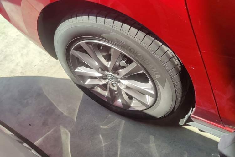 Used Mazda 3 Axela 2020 1.5L Automatic Luxury Version Right Rear Wheel Hub