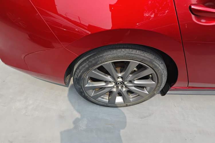 Used Mazda 3 Axela 2020 2.0L Automatic ZhiXuan Edition Right Rear Wheel Hub