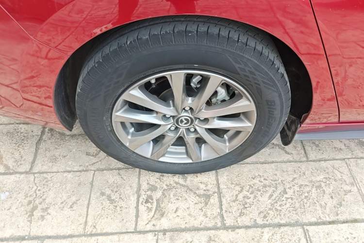 Used Mazda 3 Axela 2020 1.5L Automatic ZhiMei Edition Right Rear Wheel Hub