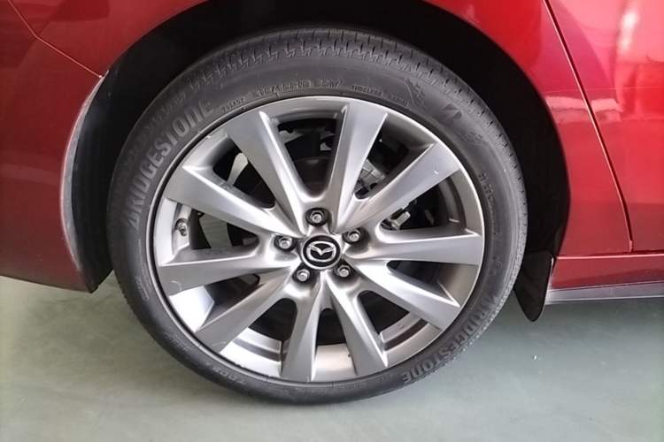 Used Mazda 3 Axela 2020 2.0L Automatic ZhiXuan Edition Right Rear Wheel Hub