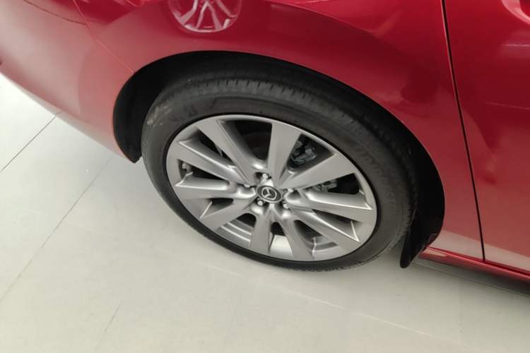 Used Mazda 3 Axela 2020 2.0L Automatic Zhiya Edition Right Rear Wheel Hub