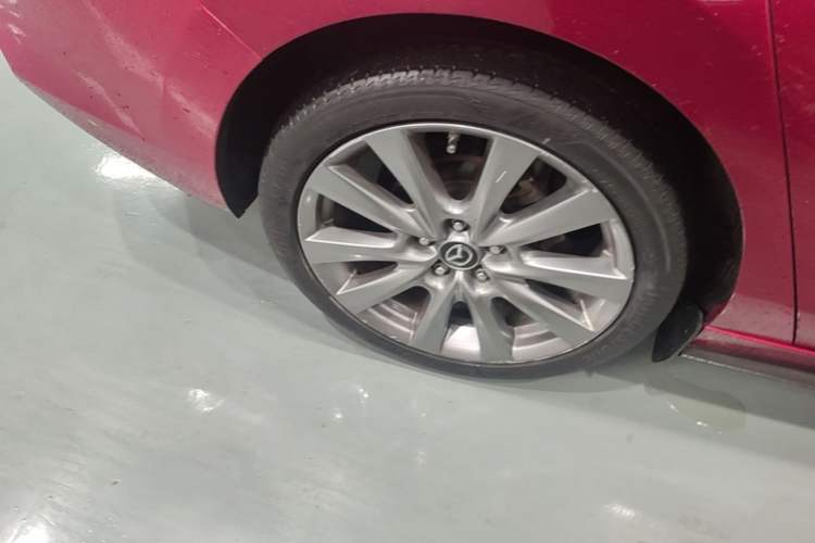Used Mazda 3 Axela 2020 2.0L Automatic Luxury Version Right Rear Wheel Hub