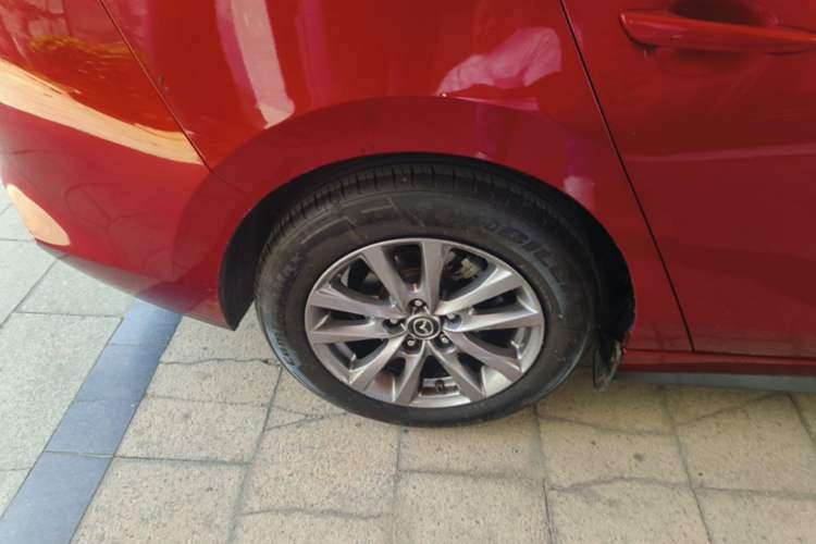Used Mazda 3 Axela 2020 1.5L Automatic Luxury Version Right Rear Wheel Hub