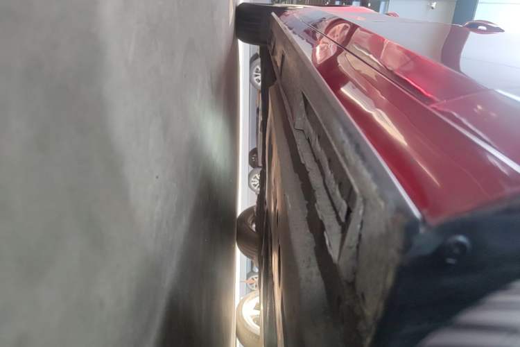 Used Mazda 3 Axela 2020 1.5L Automatic Luxury Version Right Side Sill