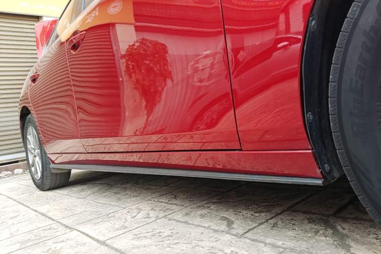 Used Mazda 3 Axela 2020 1.5L Automatic ZhiMei Edition Right Side Sill