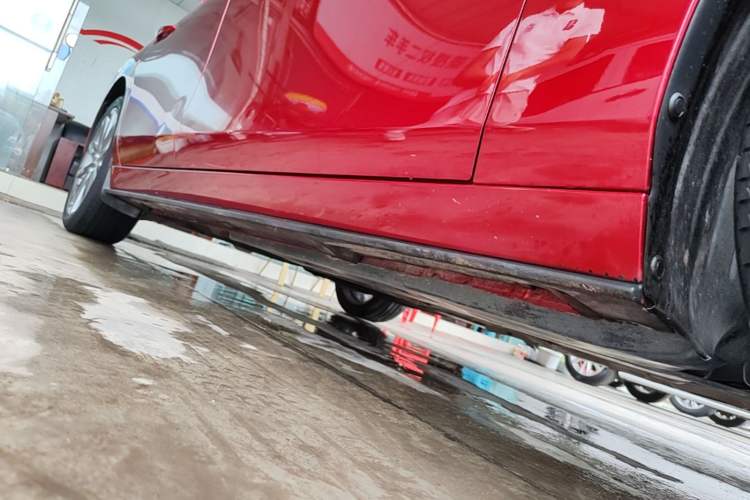 Used Mazda 3 Axela 2020 2.0L Automatic Zhiya Edition Right Side Sill