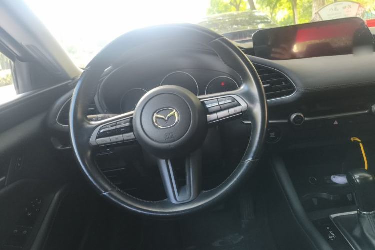 Used Mazda 3 Axela 2020 1.5L Automatic Luxury Version Steering Wheel