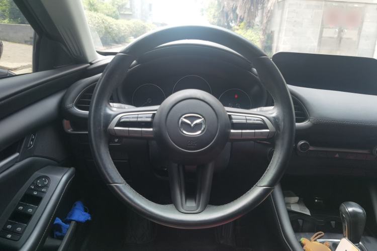 Used Mazda 3 Axela 2020 1.5L Automatic Luxury Version Steering Wheel