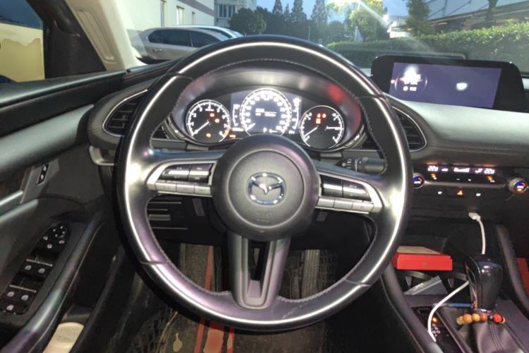 Used Mazda 3 Axela 2020 1.5L Automatic Luxury Version Steering Wheel