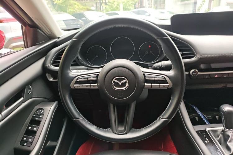 Used Mazda 3 Axela 2020 1.5L Automatic Luxury Version Steering Wheel
