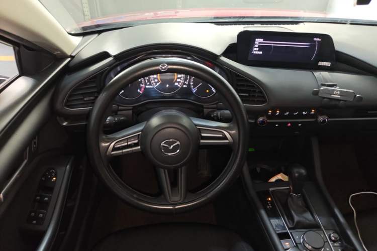 Used Mazda 3 Axela 2020 1.5L Automatic ZhiMei Edition Steering Wheel