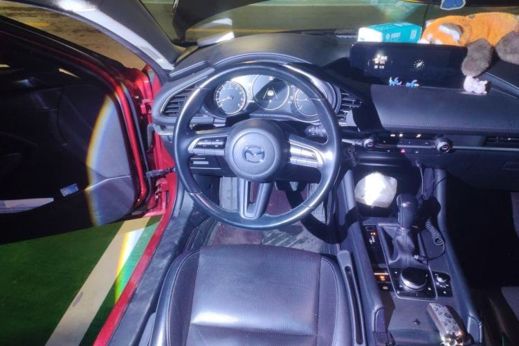 Used Mazda 3 Axela 2020 1.5L Automatic Luxury Version Steering Wheel