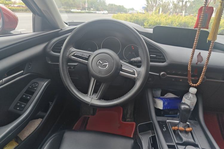 Used Mazda 3 Axela 2020 1.5L Automatic Luxury Version Steering Wheel