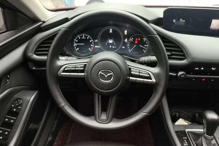 Used Mazda 3 Axela 2020 1.5L Automatic Luxury Version Steering Wheel