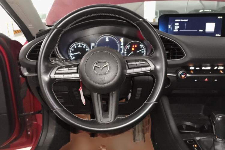 Used Mazda 3 Axela 2020 1.5L Automatic Luxury Version Steering Wheel