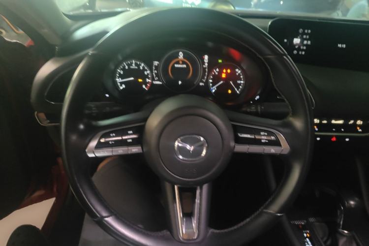Used Mazda 3 Axela 2020 2.0L Automatic Luxury Version Steering Wheel
