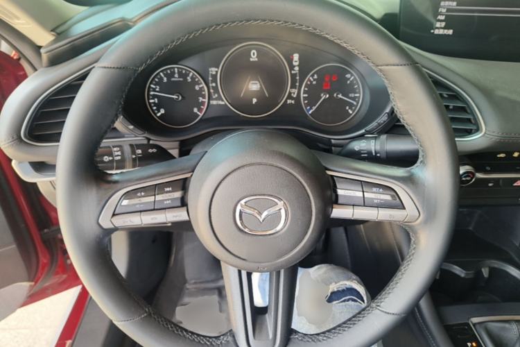 Used Mazda 3 Axela 2020 1.5L Automatic Luxury Version Steering Wheel
