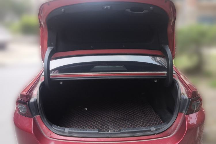 Used Mazda 3 Axela 2020 1.5L Automatic Luxury Version Trunk