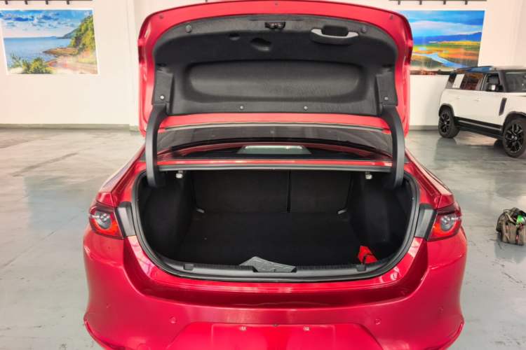 Used Mazda 3 Axela 2020 2.0L Automatic Zhiya Edition Trunk