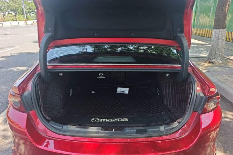Used Mazda 3 Axela 2020 1.5L Automatic ZhiMei Edition Trunk