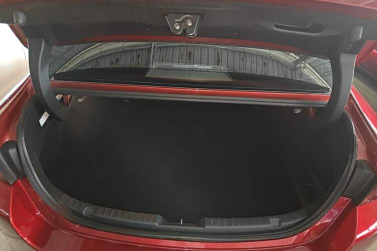 Used Mazda 3 Axela 2020 1.5L Automatic Luxury Version Trunk