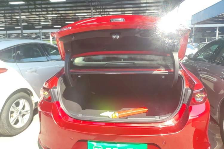 Used Mazda 3 Axela 2020 1.5L Automatic Luxury Version Trunk