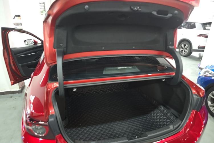 Used Mazda 3 Axela 2020 2.0L Automatic ZhiXuan Edition Trunk