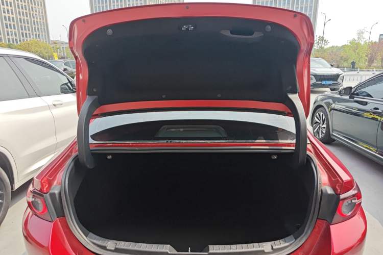 Used Mazda 3 Axela 2020 2.0L Automatic ZhiXuan Edition Trunk