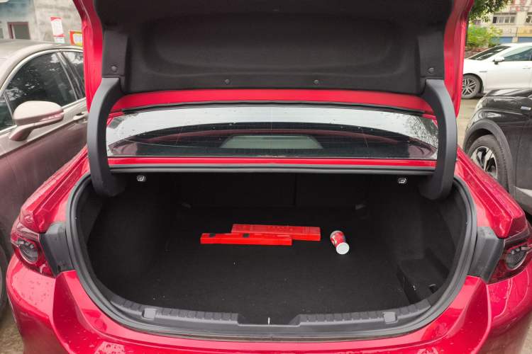 Used Mazda 3 Axela 2020 1.5L Automatic Luxury Version Trunk