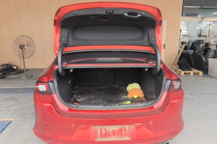 Used Mazda 3 Axela 2020 2.0L Automatic Zhiya Edition Trunk