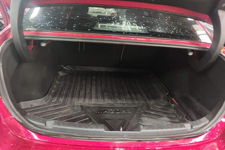 Used Mazda 3 Axela 2020 2.0L Automatic Luxury Version Trunk