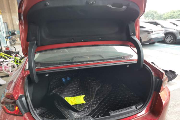 Used Mazda 3 Axela 2020 2.0L Automatic Zhiya Edition Trunk