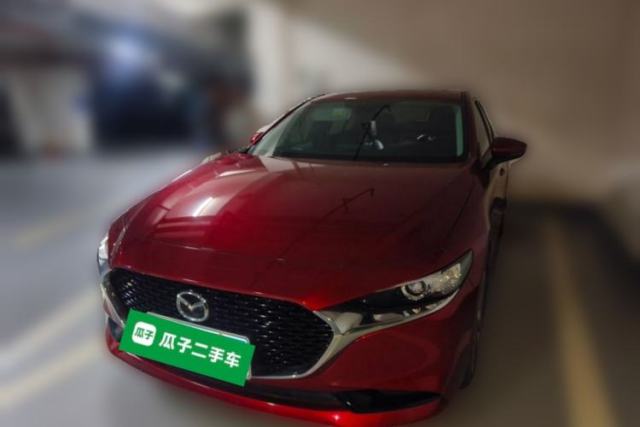 Ojetý Mazda 3 Axela 2020 2.0L Automatic Zhiya Edition