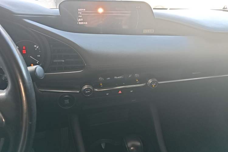 Used Mazda 3 Axela 2020 2.0L Automatic Zhiya Edition Audio And AC Panel