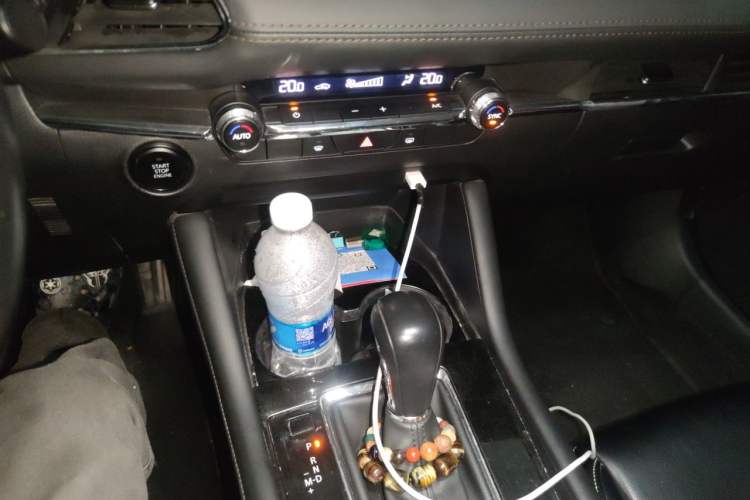Used Mazda 3 Axela 2020 2.0L Automatic ZhiXuan Edition Audio And AC Panel