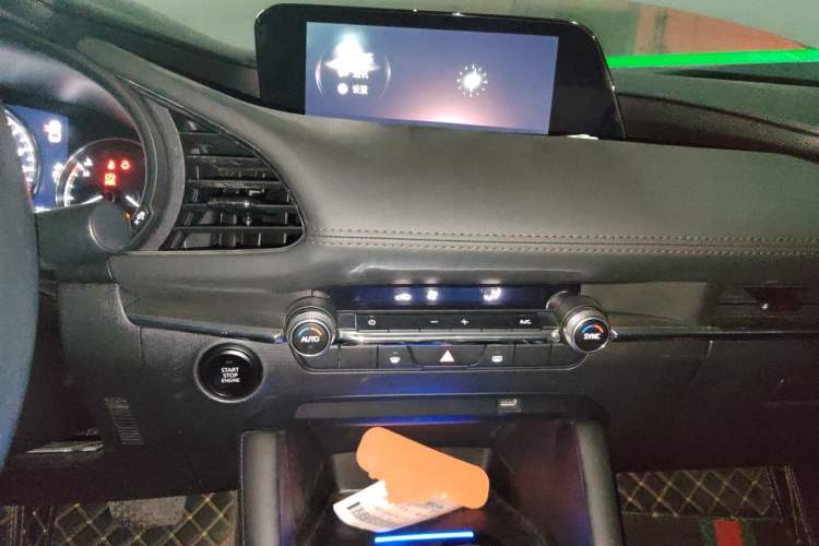 Used Mazda 3 Axela 2020 2.0L Automatic Zhiya Edition Audio And AC Panel