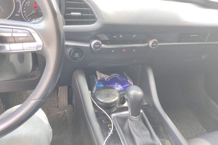 Used Mazda 3 Axela 2020 2.0L Automatic Zhiya Edition Audio And AC Panel