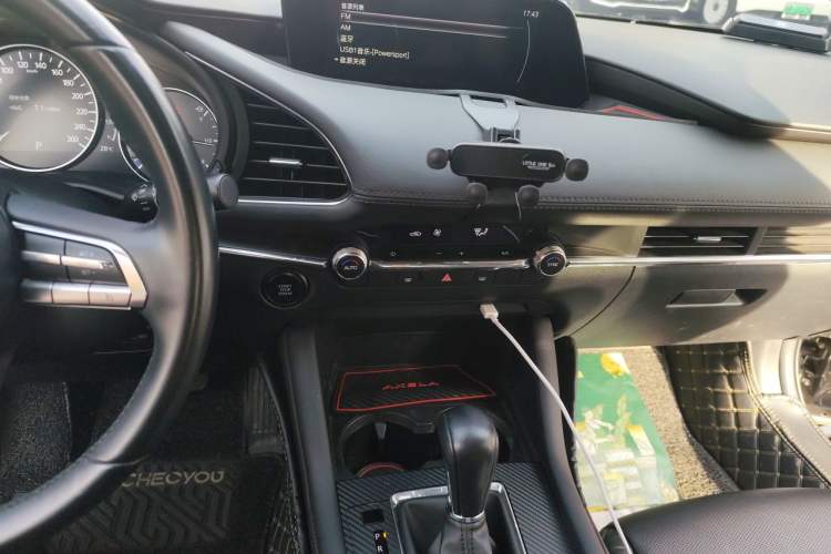 Used Mazda 3 Axela 2020 2.0L Automatic Zhiya Edition Audio And AC Panel