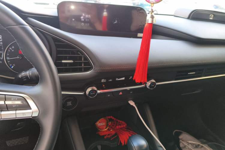 Used Mazda 3 Axela 2020 2.0L Automatic Zhiya Edition Audio And AC Panel