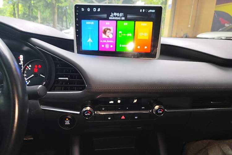 Used Mazda 3 Axela 2020 2.0L Automatic Zhiya Edition Audio And AC Panel