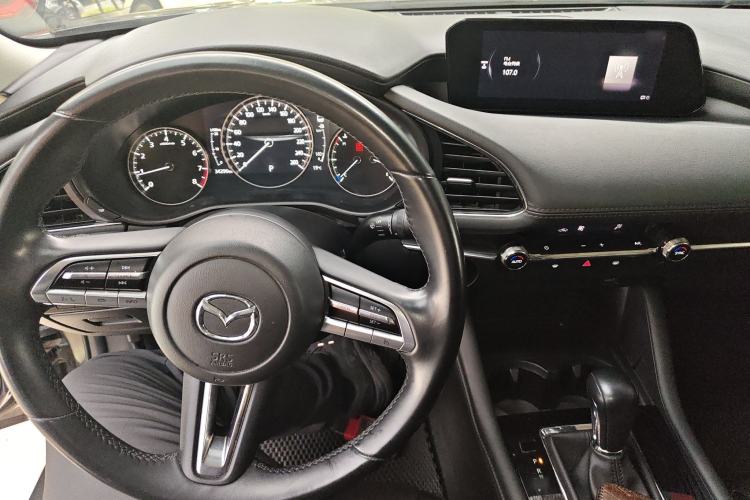Used Mazda 3 Axela 2020 2.0L Automatic Zhiya Edition Center Console