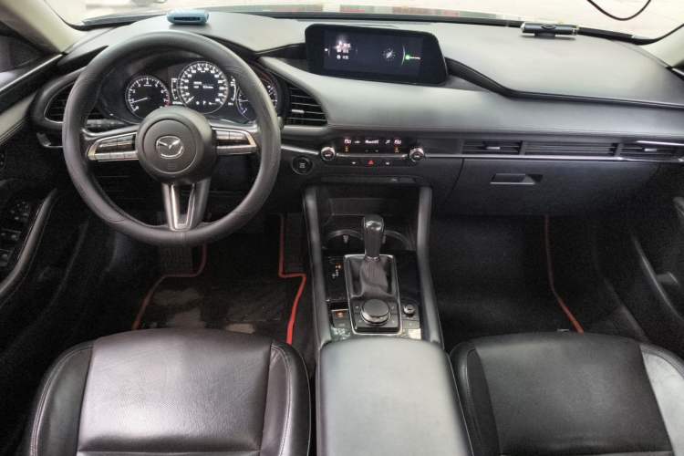 Used Mazda 3 Axela 2020 2.0L Automatic Zhiya Edition Center Console