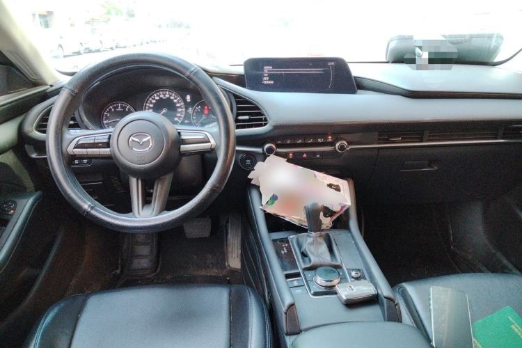 Used Mazda 3 Axela 2020 1.5L Automatic ZhiMei Edition Center Console