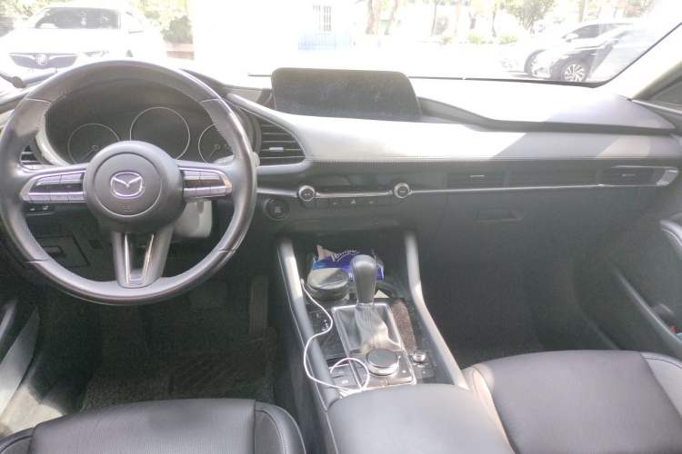 Used Mazda 3 Axela 2020 2.0L Automatic Zhiya Edition Center Console