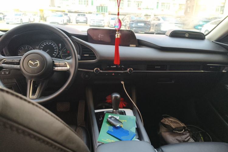 Used Mazda 3 Axela 2020 2.0L Automatic Zhiya Edition Center Console