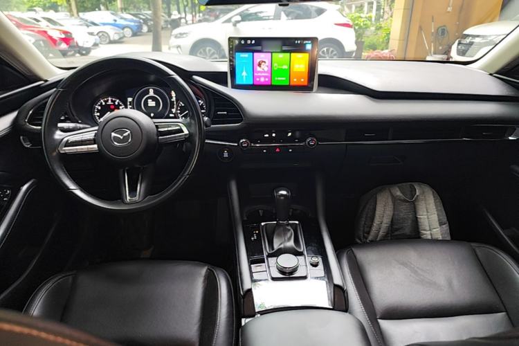 Used Mazda 3 Axela 2020 2.0L Automatic Zhiya Edition Center Console