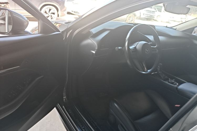 Used Mazda 3 Axela 2020 2.0L Automatic Zhiya Edition Driver Seat