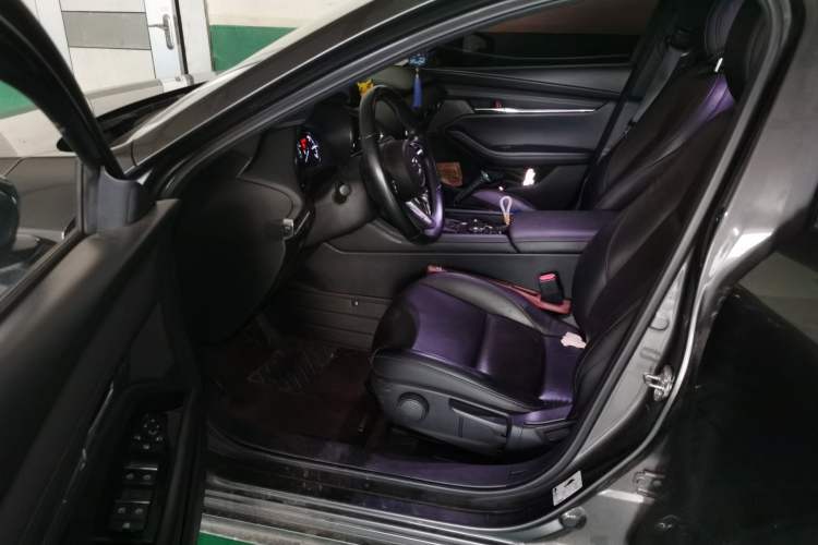 Used Mazda 3 Axela 2020 2.0L Automatic Zhiya Edition Driver Seat