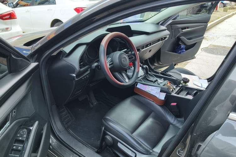 Used Mazda 3 Axela 2020 2.0L Automatic Zhiya Edition Driver Seat