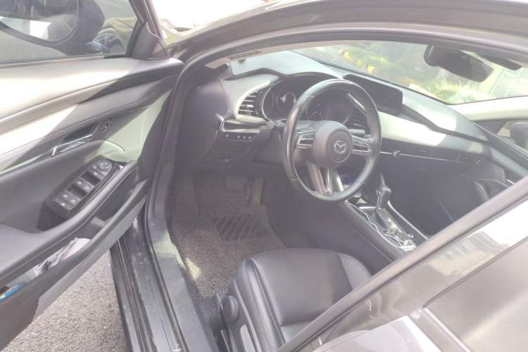 Used Mazda 3 Axela 2020 2.0L Automatic Zhiya Edition Driver Seat